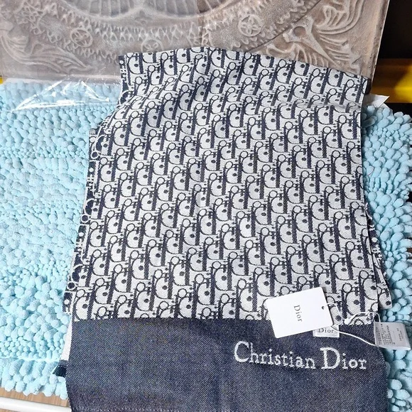 NWT Christian Dior 35x180 CM blue marine scarf. With tassle - Picture 2 of 8